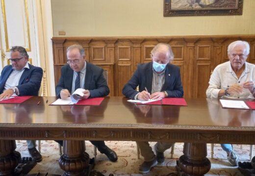 O Concello asina os convenios de colaboración con tres asociacións comerciais para o financiamento de bonos-aparcadoiro por un total de 99.000 euros
